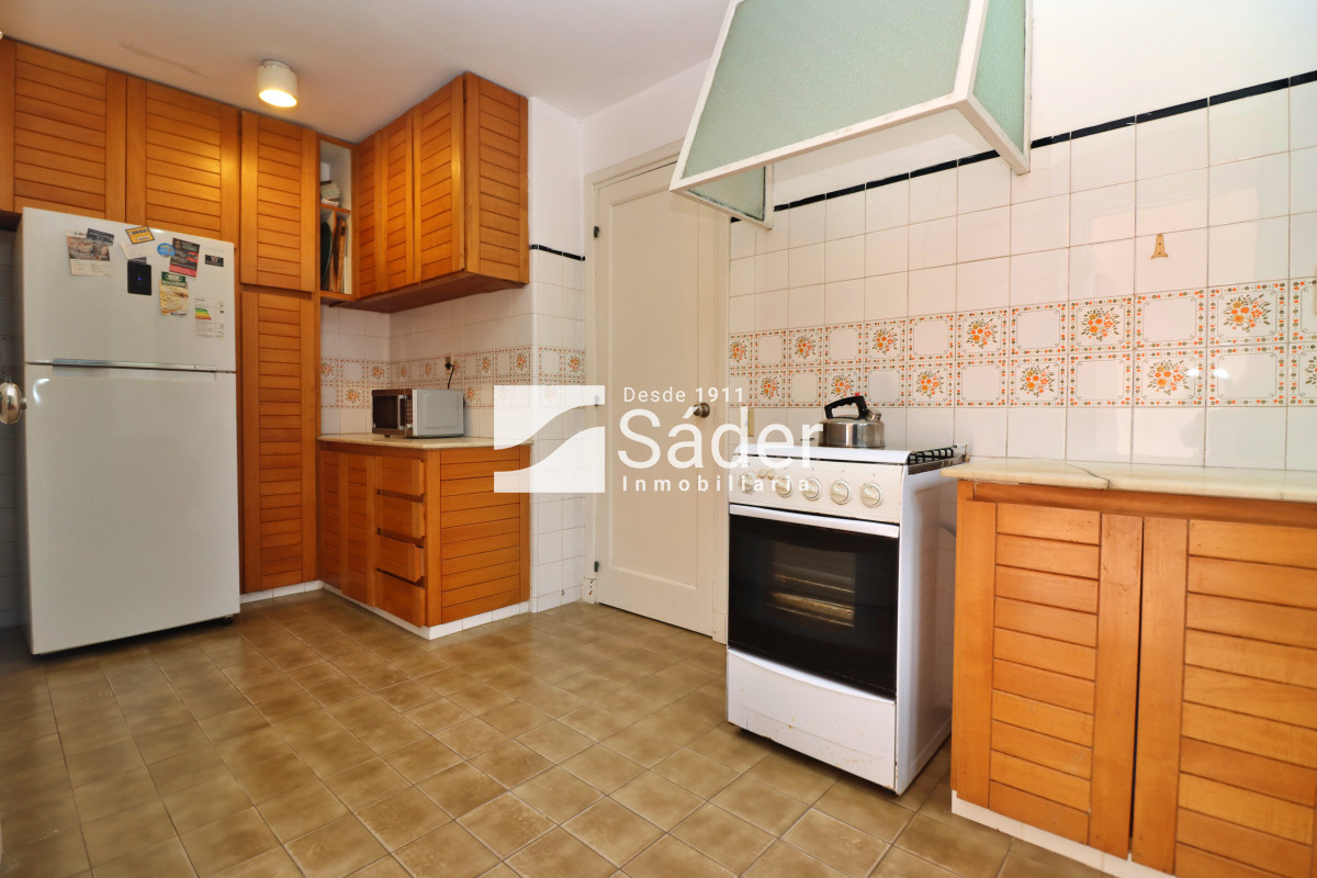 Casa ID.3947 - Hermoso chalet estilo colonial, próximo al mar! 