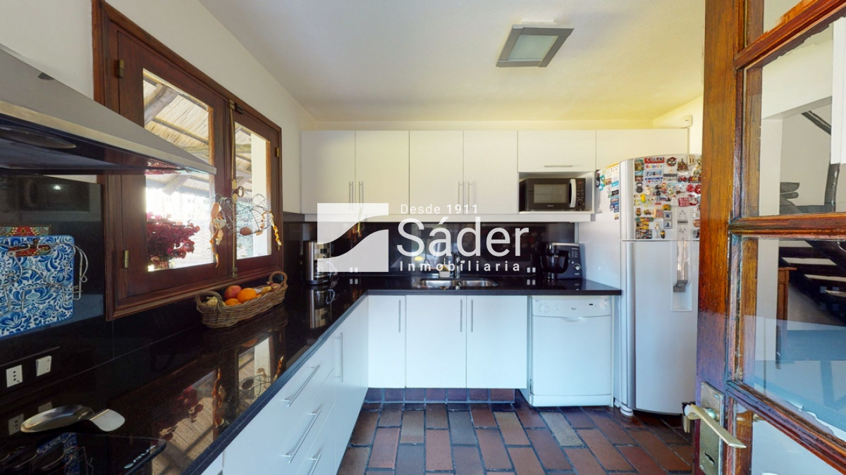 Casa ID.2389 - Casa en venta y alquiler Pinares 3 dormitorios