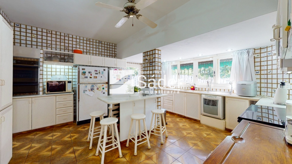 Casa ID.2289 - Casa en venta Playa Mansa 5 dormitorios 