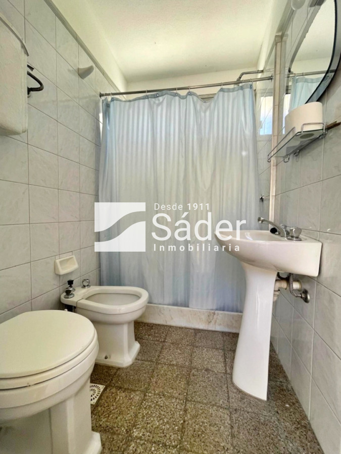 Casa ID.4517 - Espectacular casa en venta en Playa Mansa estilo clásico buena categoría