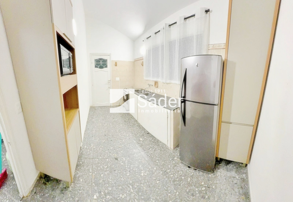 Casa ID.3730 - Alquiler Casa en Pinares 3 dormitorios y servicio. Parada 32