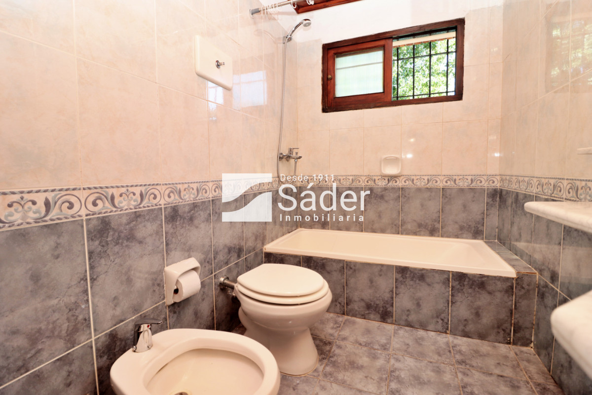 Casa ID.4624 - Hermoso Chalet en venta barrio Marly excelente entorno