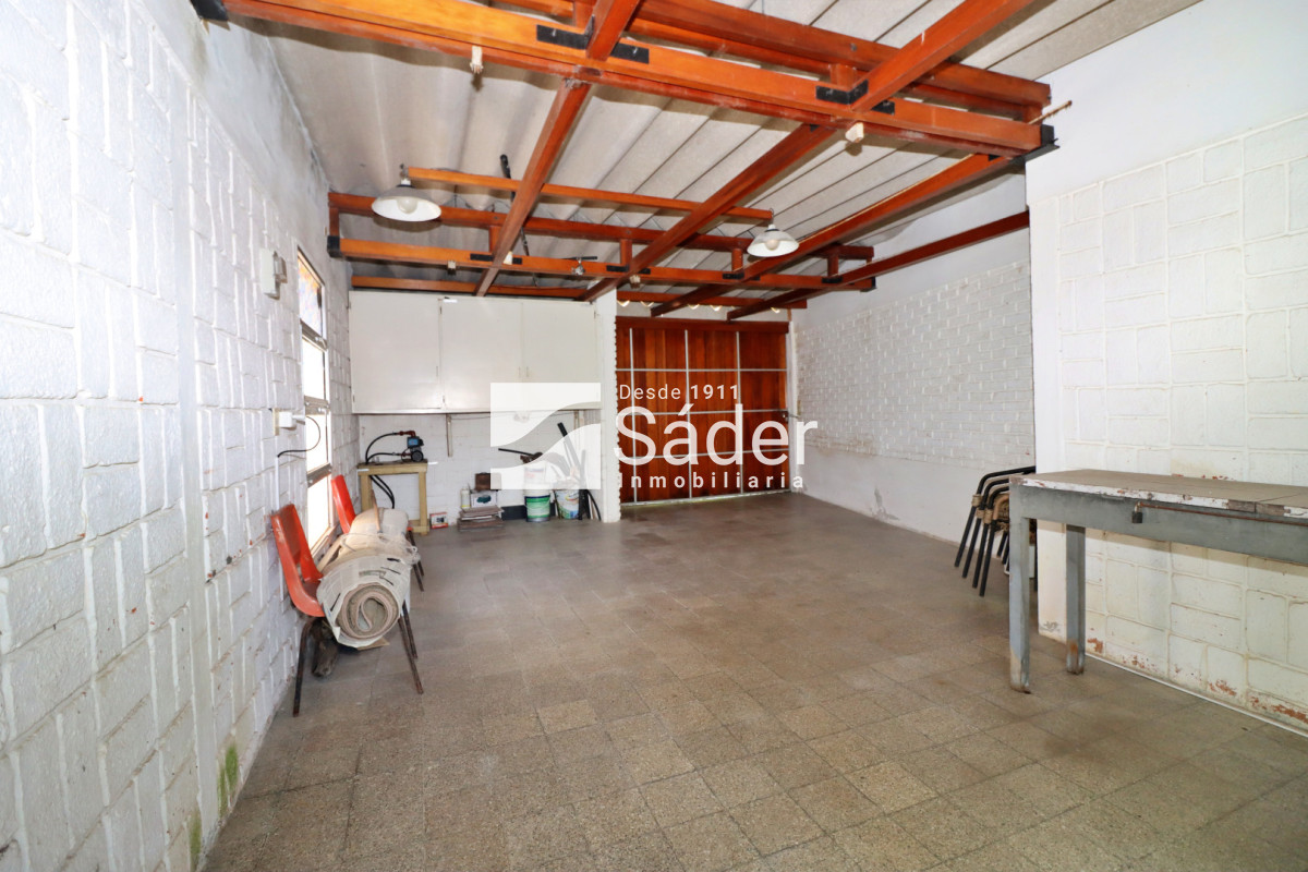 Casa ID.4517 - Espectacular casa en venta en Playa Mansa estilo clásico buena categoría