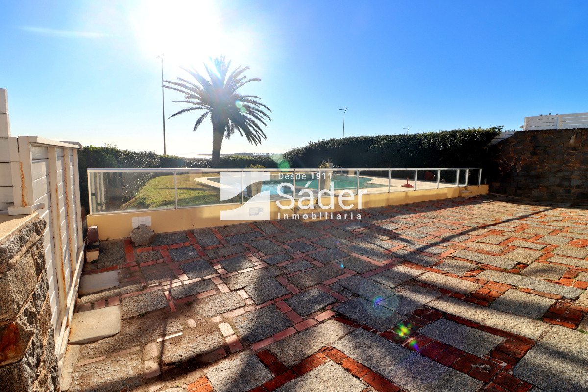 Casa ID.4364 - Casa en peninsula, primera linea frente al mar