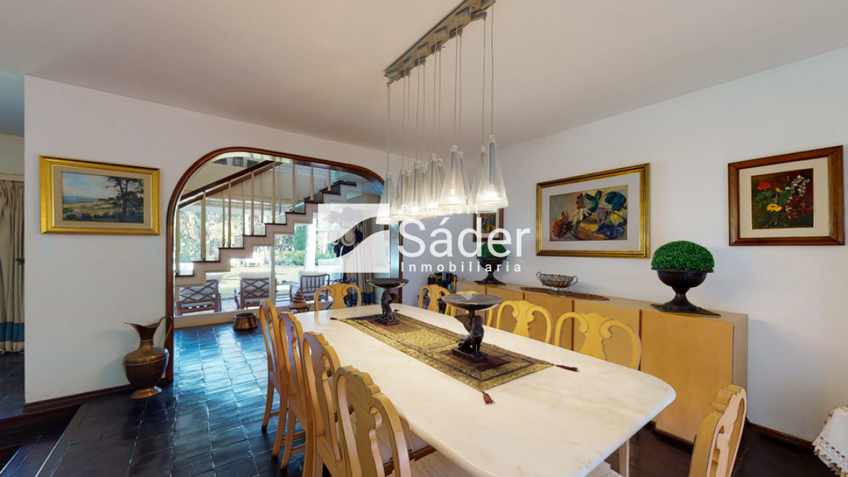 Casa ID.2289 - Casa en venta Playa Mansa 5 dormitorios 