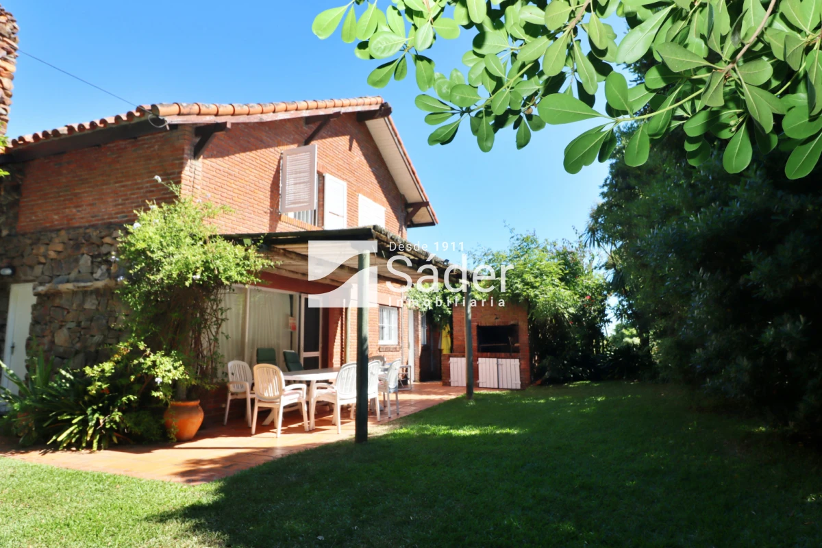 Casa ID.4546 - Casa en alquiler anual. Pinares a metros del mar