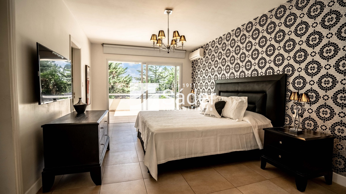 Casa ID.3452 - Elegante Casa con Piscina en Playa Mansa