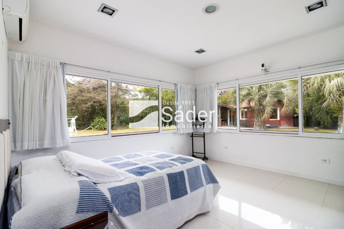 Casa ID.4412 - Casa con piscina en zona Cantegril.