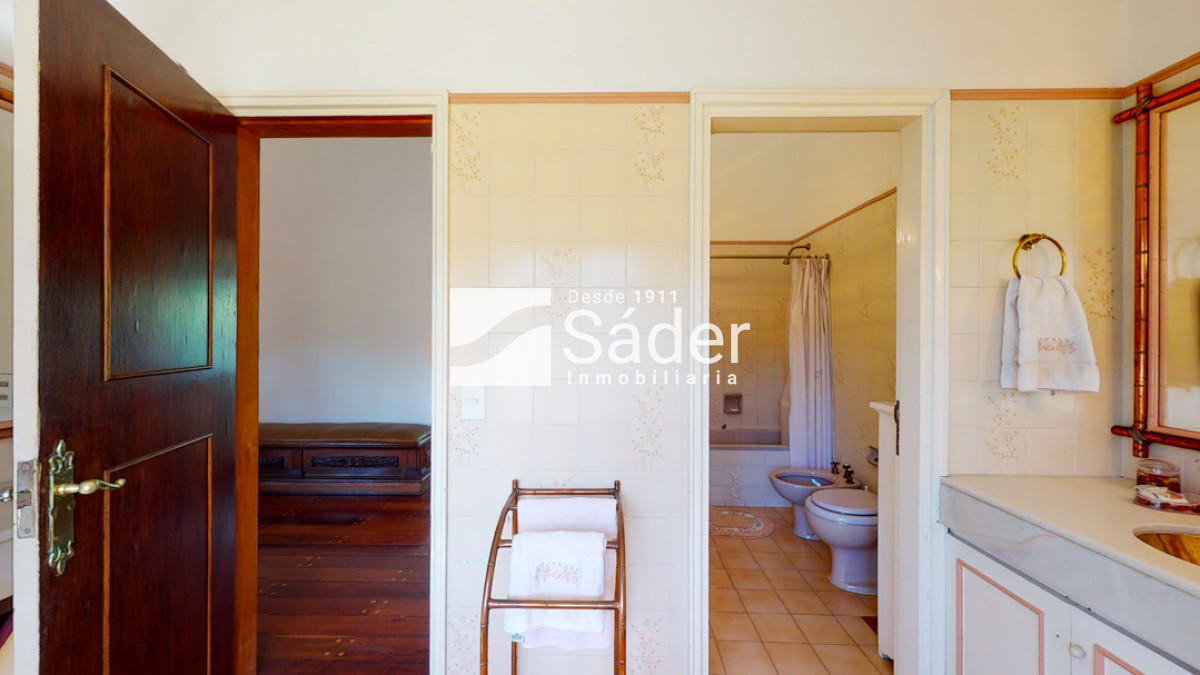 Casa ID.2289 - Casa en venta Playa Mansa 5 dormitorios 