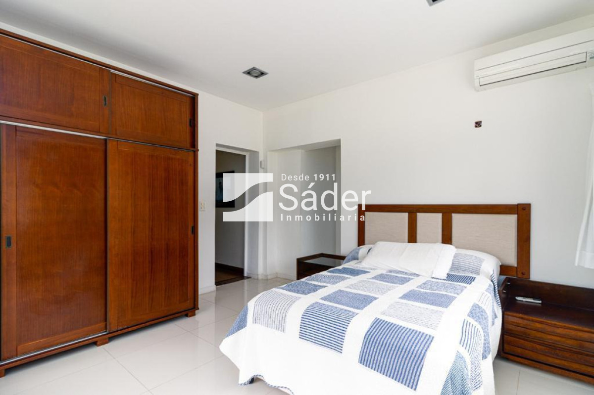 Casa ID.4412 - Casa con piscina en zona Cantegril.