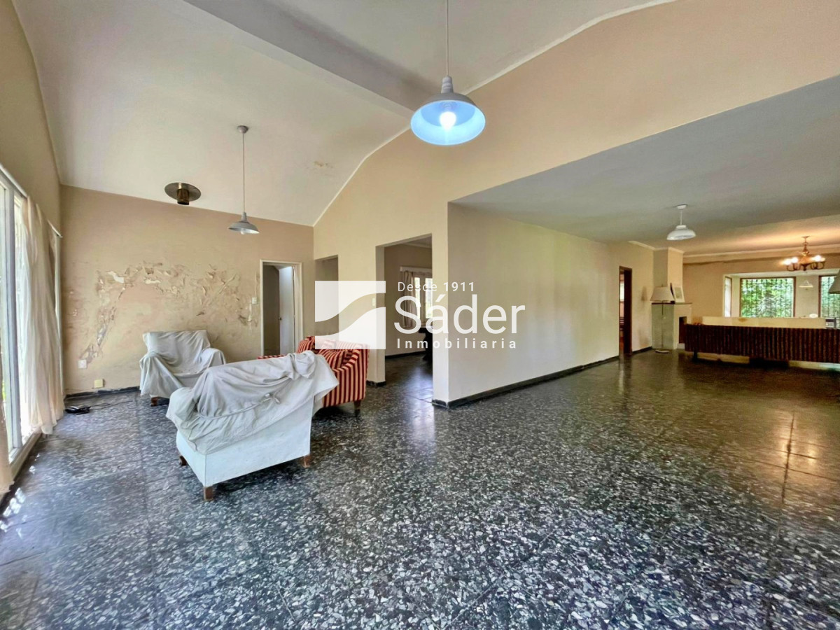 Casa ID.4852 - Una propiedad con historia y carácter, en una ubicación privilegiada de Playa Mansa