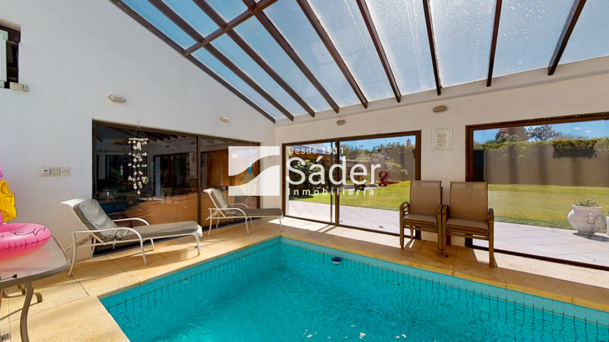 Casa ID.759 - Casa en venta y alquiler Playa Mansa 5 dormitorios