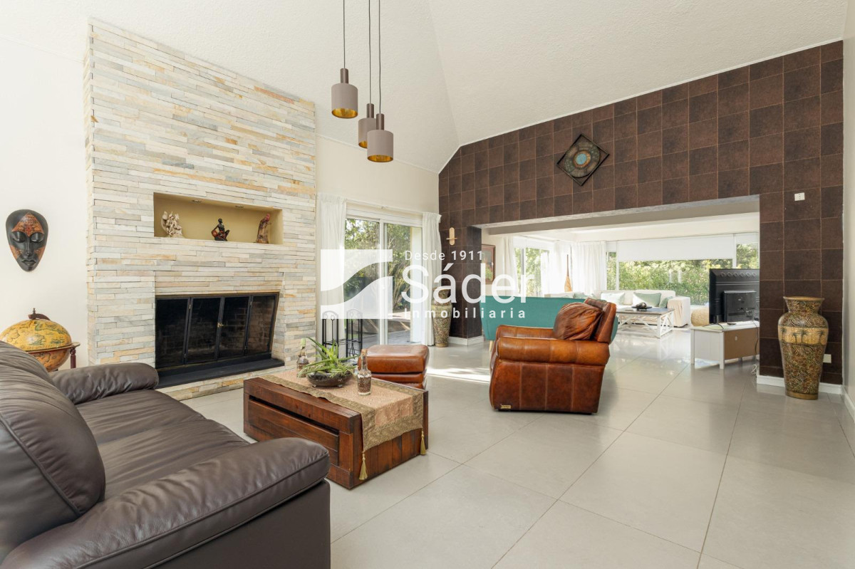 Casa ID.4412 - Casa con piscina en zona Cantegril.