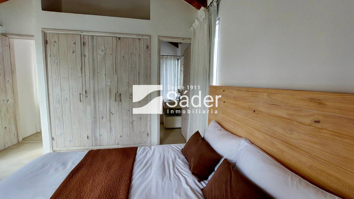 Casa ID.4604 - Casa en Rincón del Indio, alquiler y venta. 3 Suites, Amplio Jardín, Piscina y Parrillero 