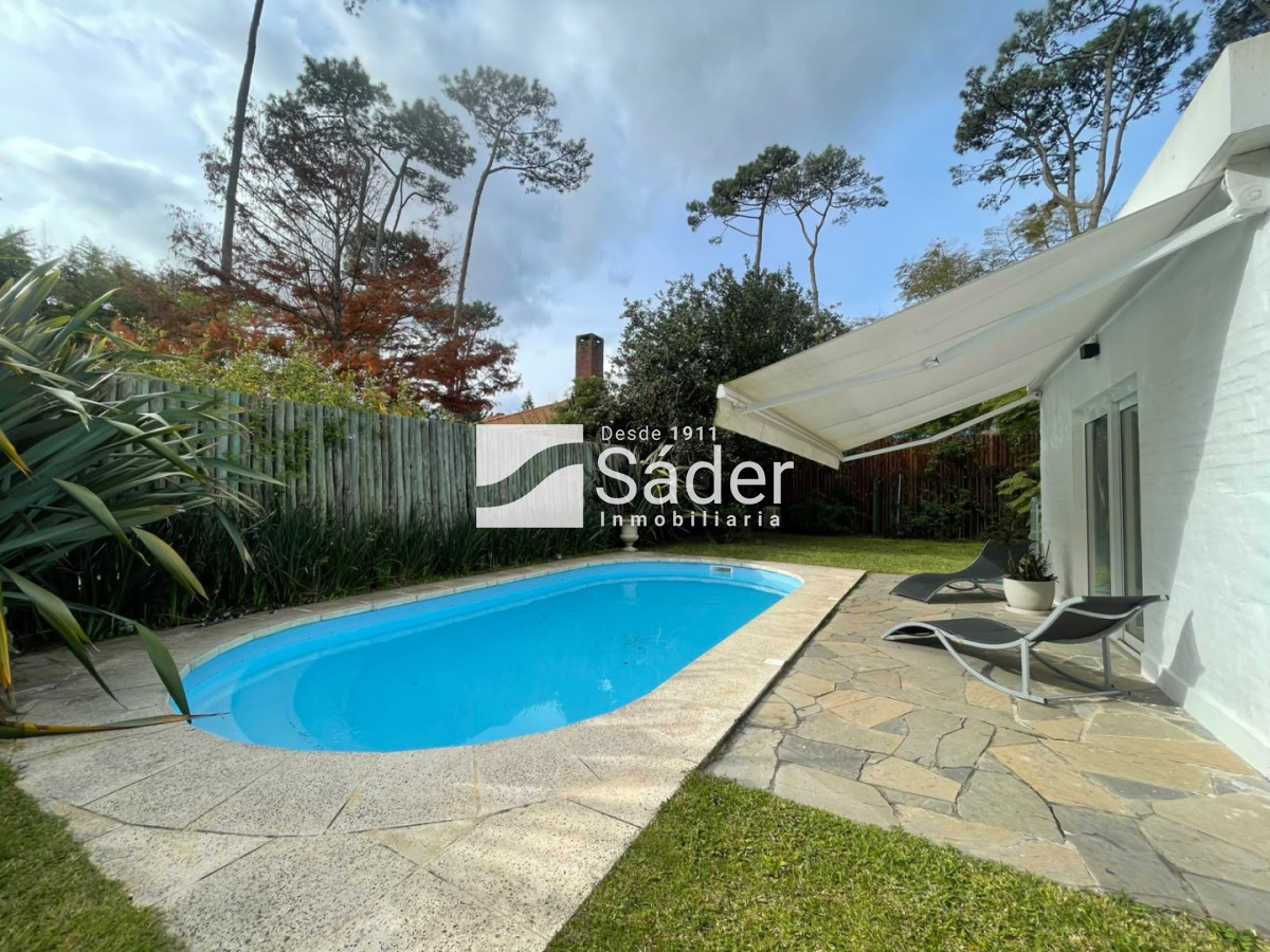 Casa ID.4973 - Excelente casa en Pinares. 3 suites, piscina y parrillero 