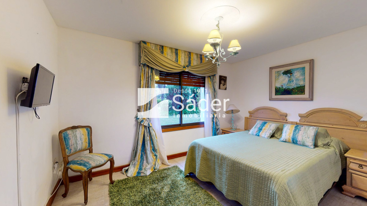 Casa ID.759 - Casa en venta y alquiler Playa Mansa 5 dormitorios