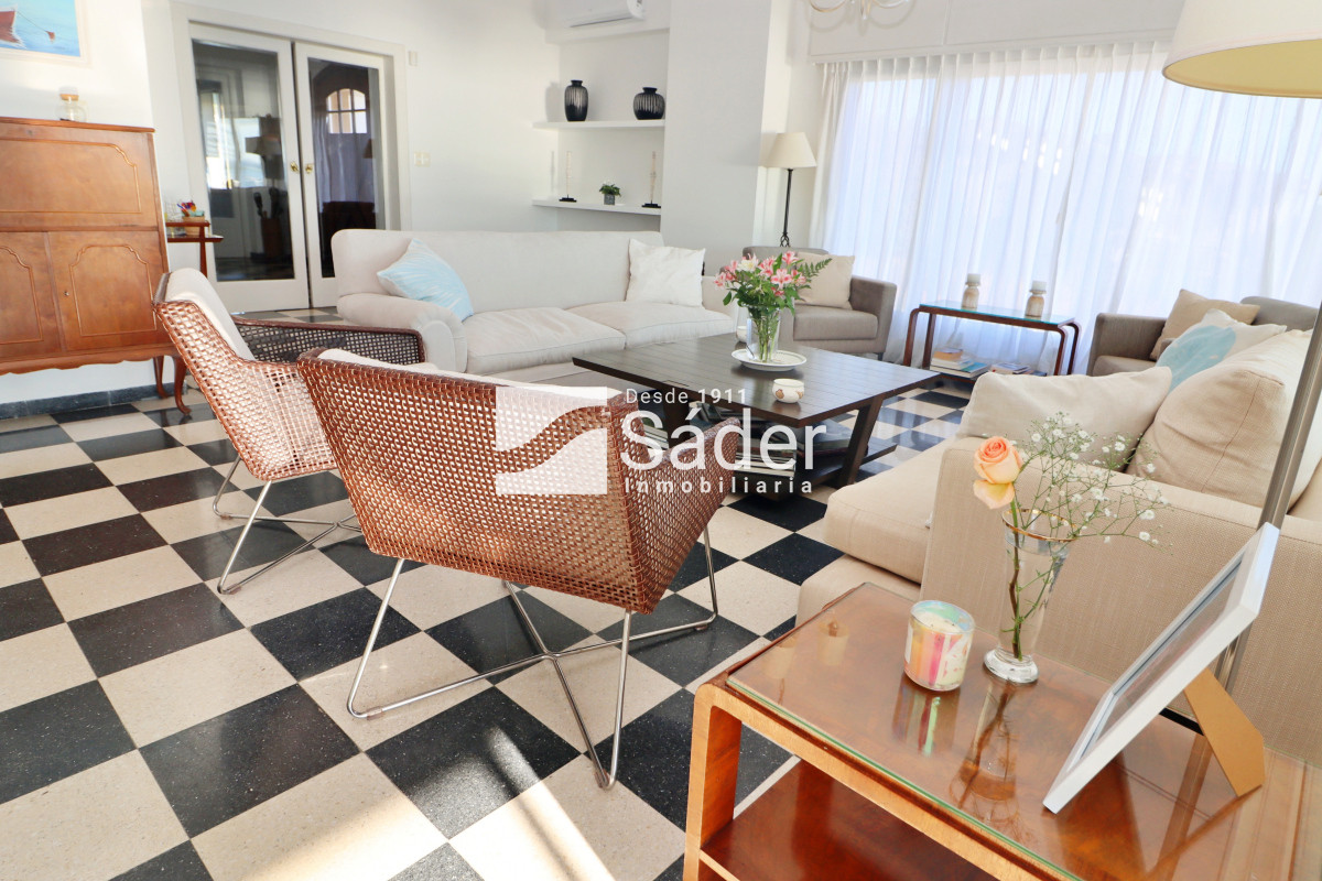 Casa ID.4364 - Casa en peninsula, primera linea frente al mar