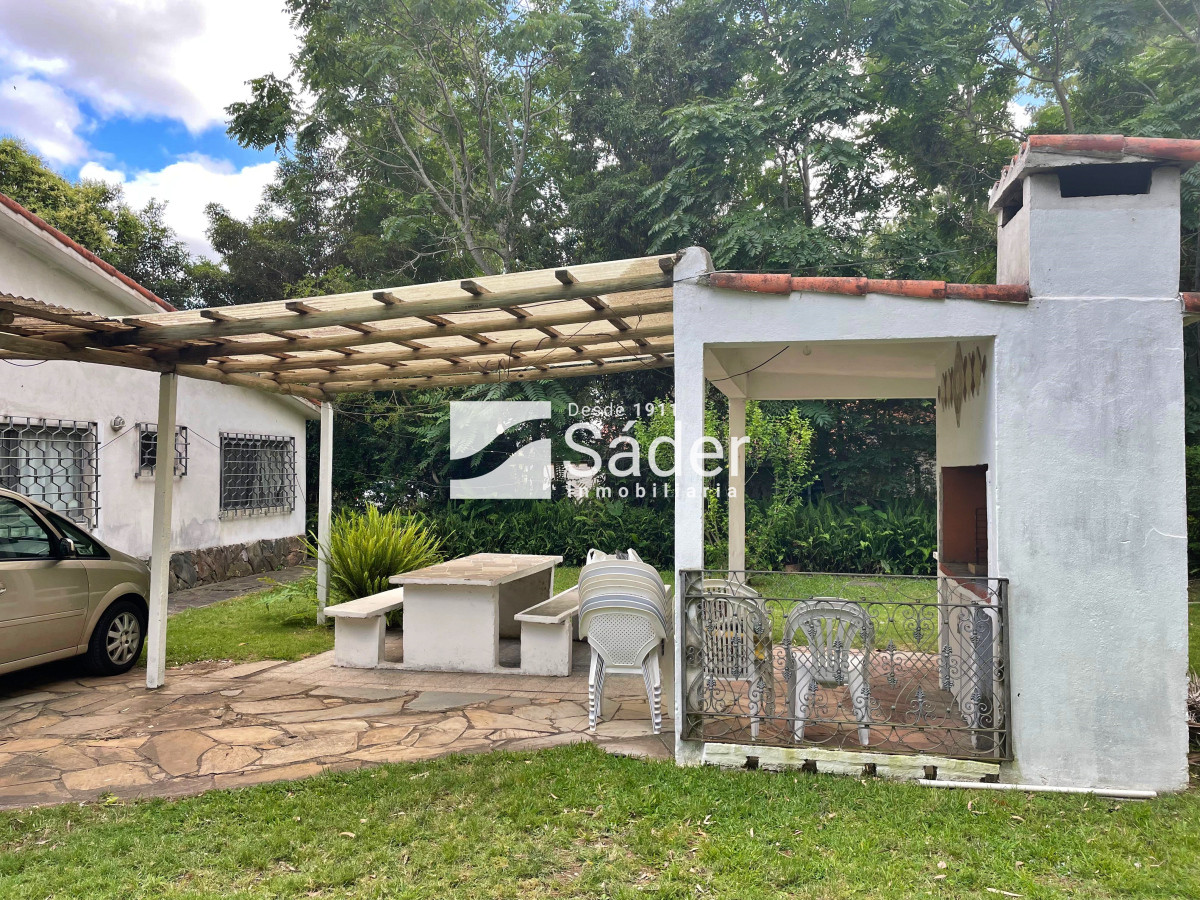 Casa ID.3730 - Alquiler Casa en Pinares 3 dormitorios y servicio. Parada 32