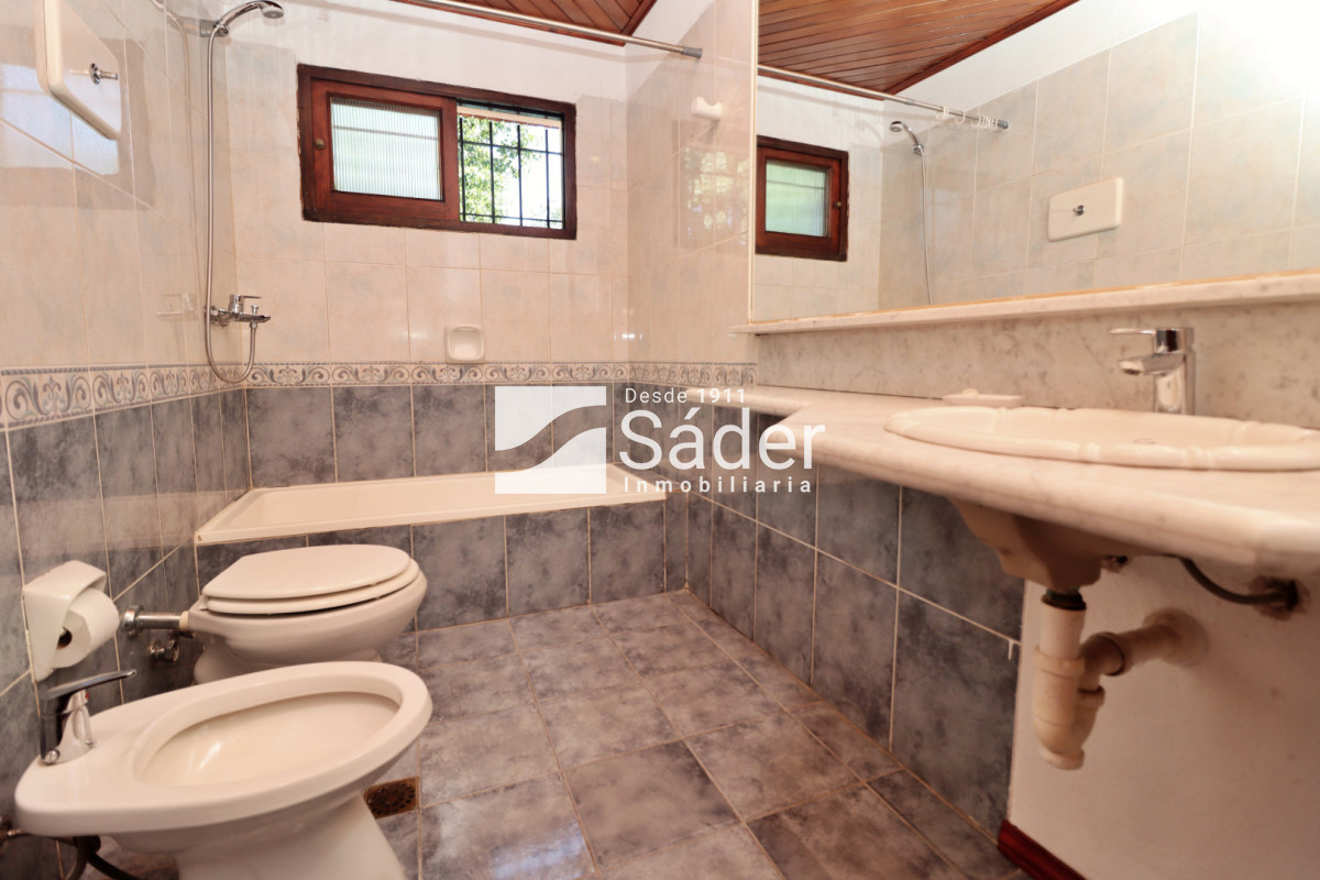 Casa ID.4624 - Hermoso Chalet en venta barrio Marly excelente entorno