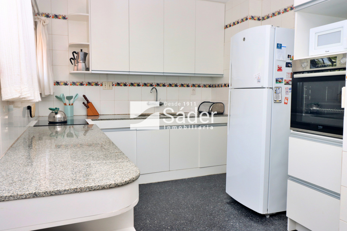 Casa ID.4330 - Casa en playa mansa. 4 dorm. 