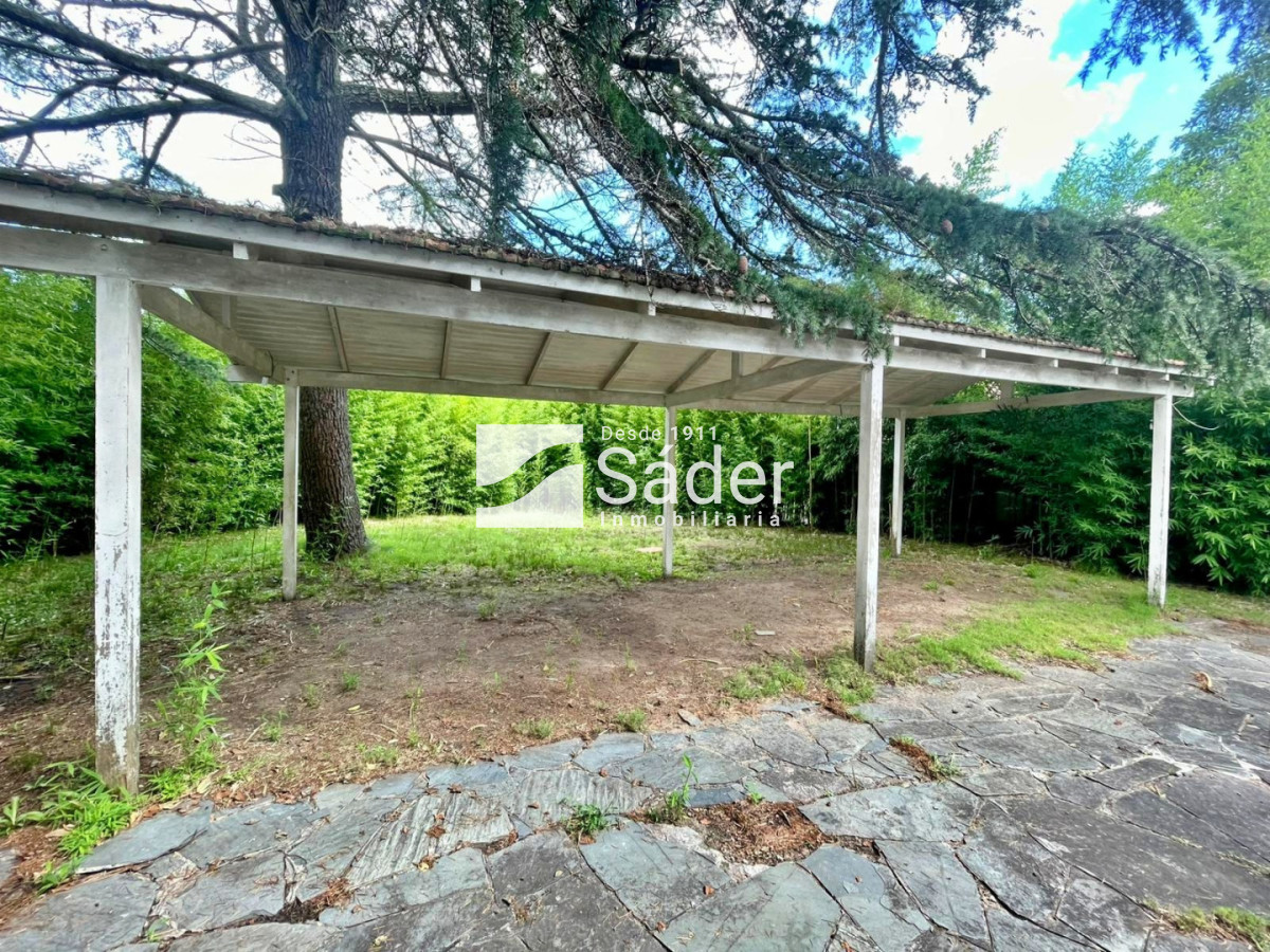 Casa ID.4852 - Una propiedad con historia y carácter, en una ubicación privilegiada de Playa Mansa