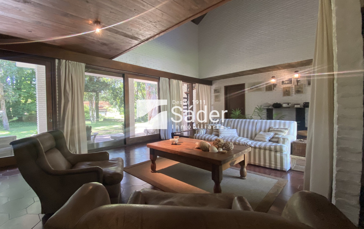 Casa ID.4339 - Chalet en San Rafael. 10 personas