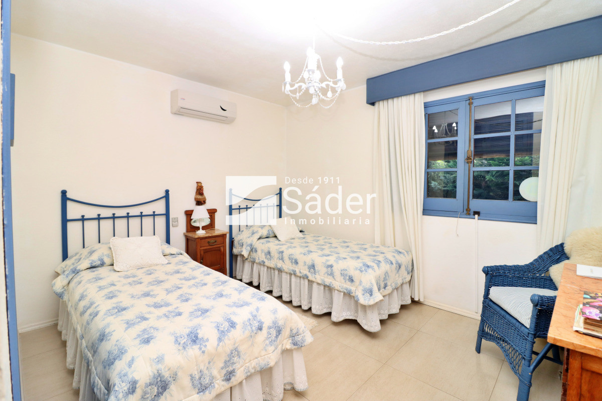 Casa ID.2389 - Casa en venta y alquiler Pinares 3 dormitorios