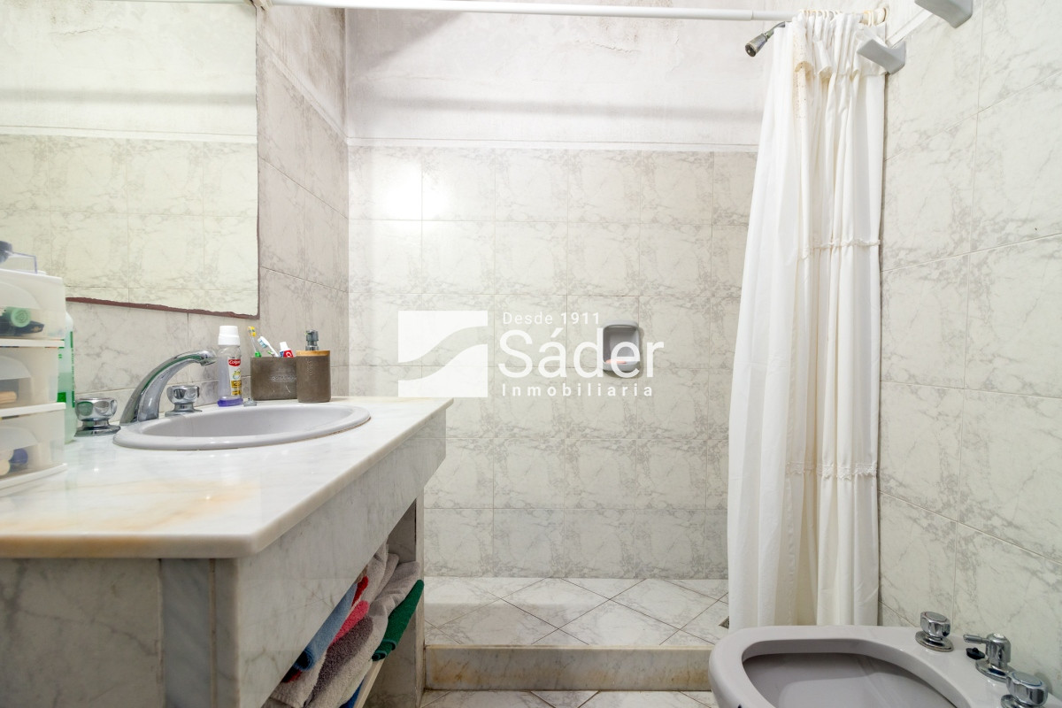 Casa ID.3134 - Casa en venta Barrio Cantegril 5 dormitorios o mas
