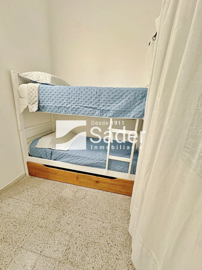 Casa ID.3730 - Alquiler Casa en Pinares 3 dormitorios y servicio. Parada 32