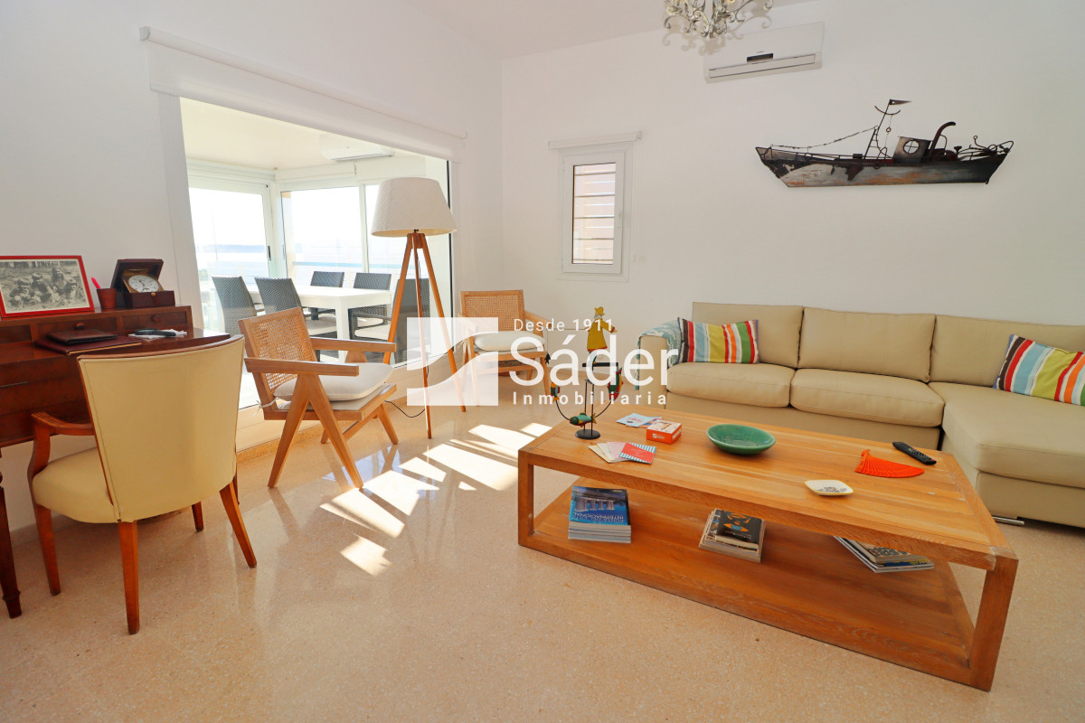 Casa ID.4364 - Casa en peninsula, primera linea frente al mar