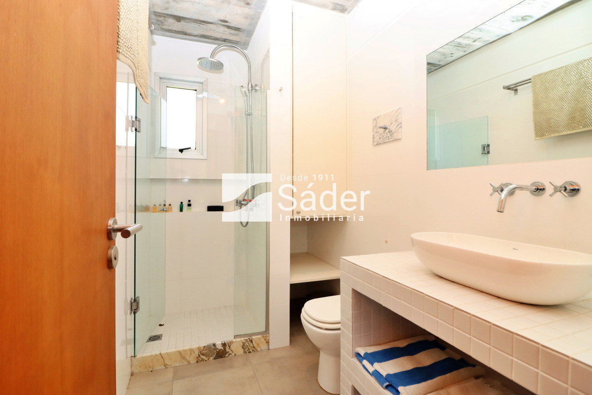 Casa ID.4437 - Casa moderna en Rincón del indio, con Piscina. 4 dorm. 