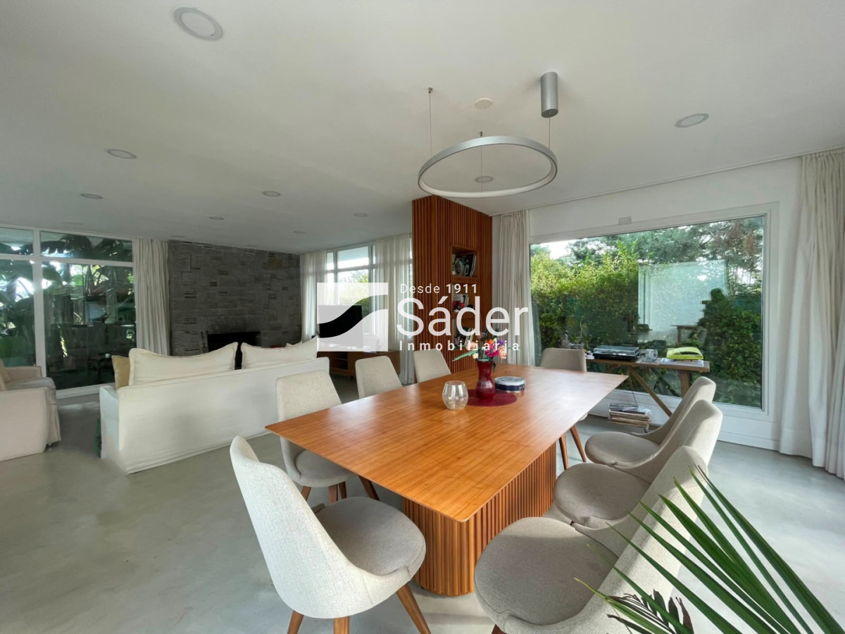 Casa ID.4973 - Excelente casa en Pinares. 3 suites, piscina y parrillero 