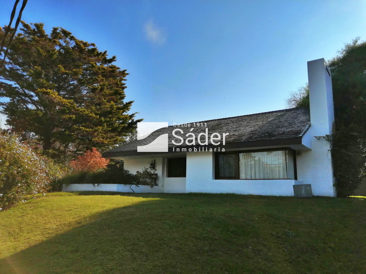 Casa ID.2429 - Casa en venta y alquiler. Pinares 2 dormitorios