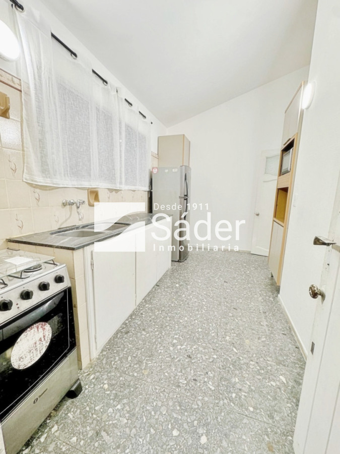 Casa ID.3730 - Alquiler Casa en Pinares 3 dormitorios y servicio. Parada 32