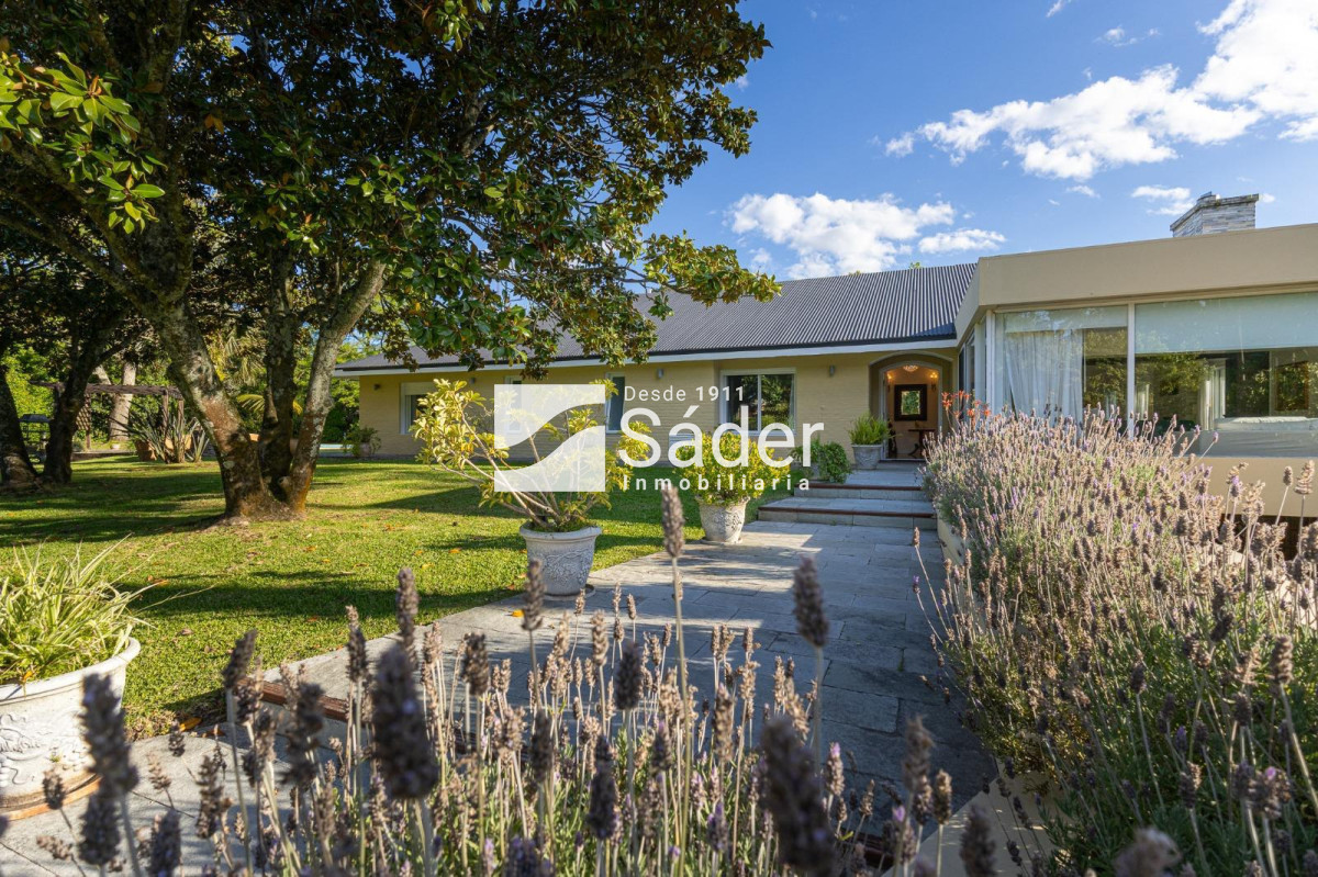 Casa ID.4412 - Casa con piscina en zona Cantegril.