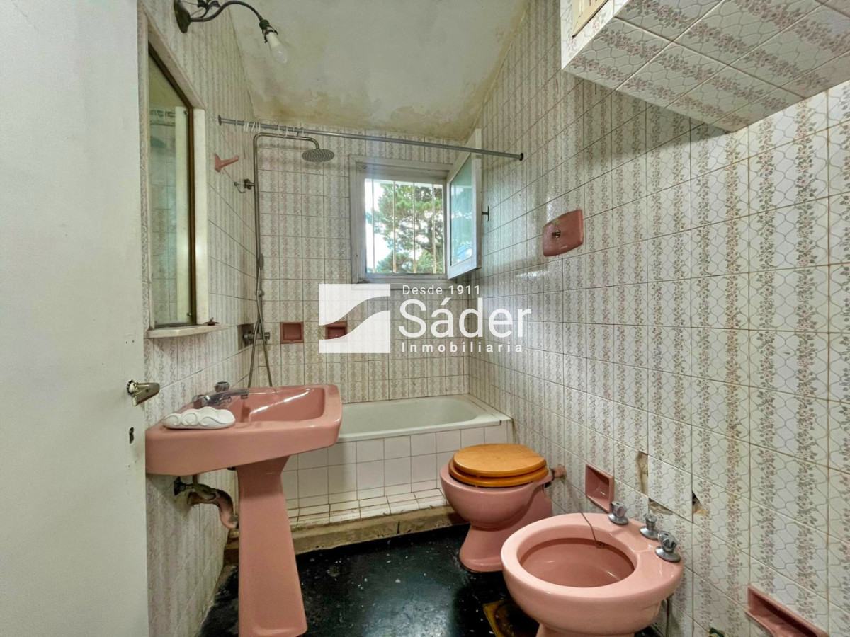 Casa ID.4852 - Una propiedad con historia y carácter, en una ubicación privilegiada de Playa Mansa