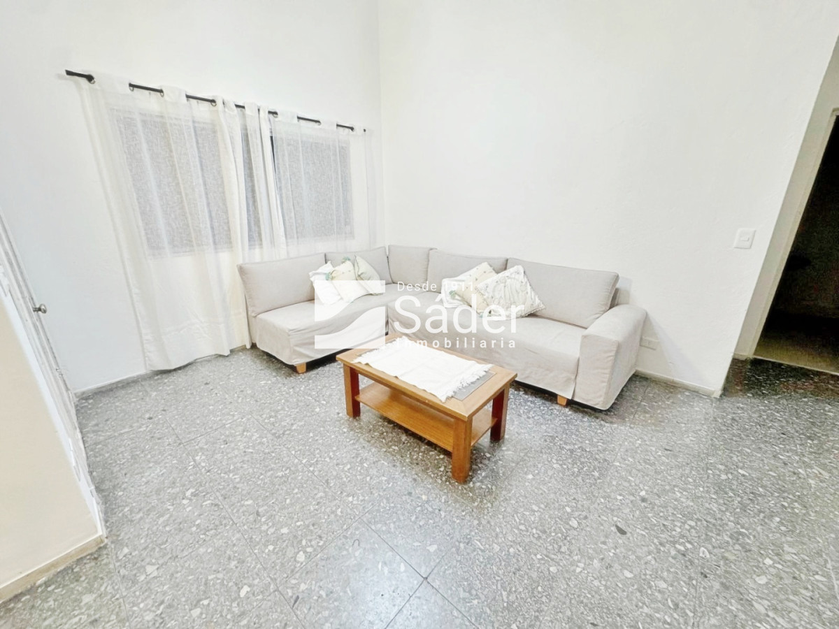 Casa ID.3730 - Alquiler Casa en Pinares 3 dormitorios y servicio. Parada 32