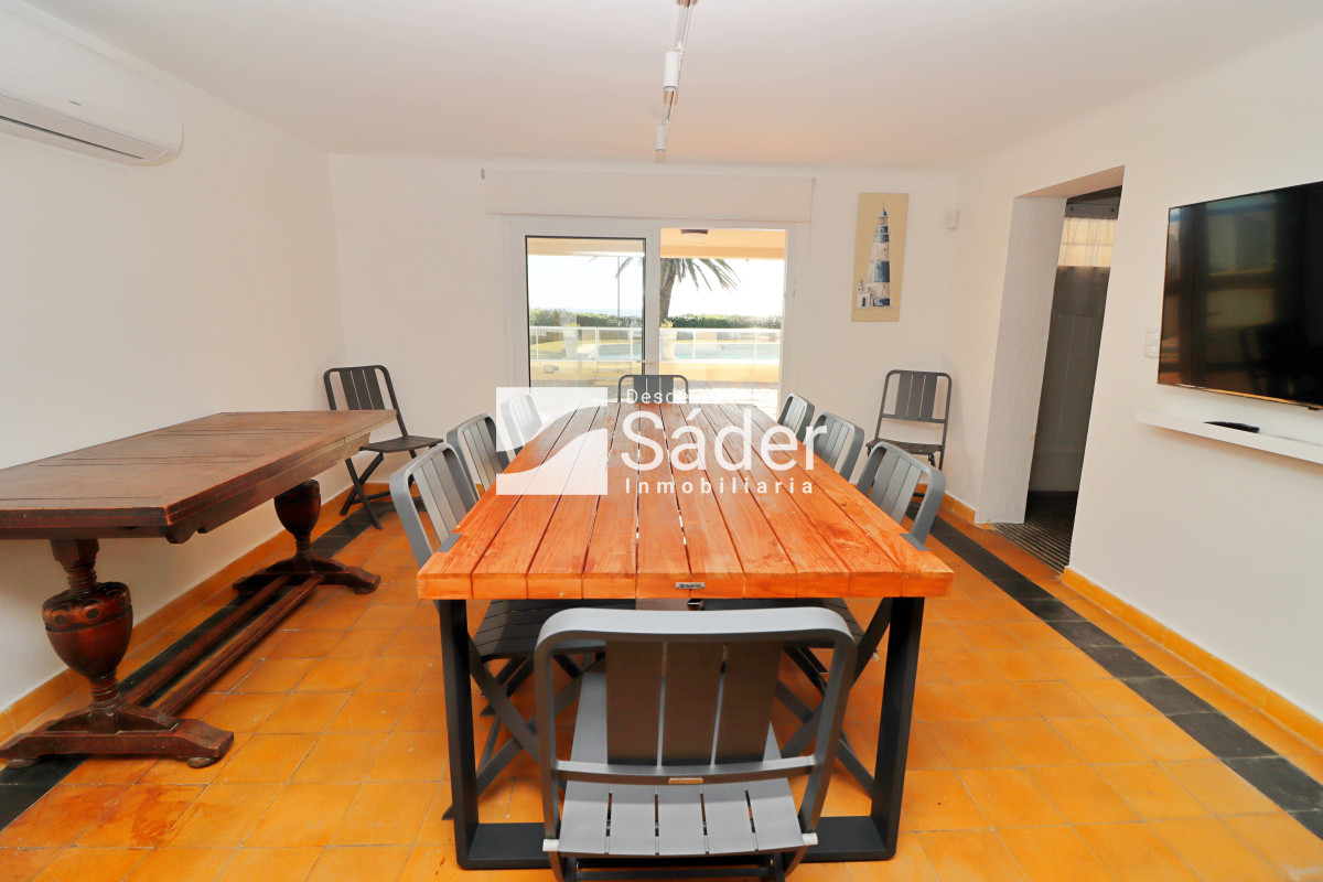 Casa ID.4364 - Casa en peninsula, primera linea frente al mar