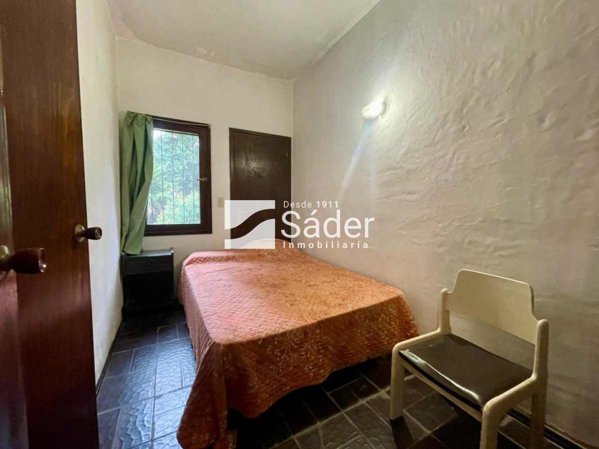 Casa ID.4903 - Casa sólida de época para reciclar en excelente ubicación Playa Mansa parada 10