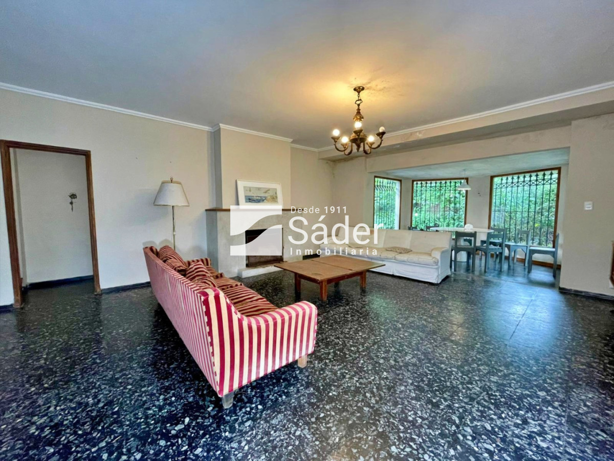 Casa ID.4852 - Una propiedad con historia y carácter, en una ubicación privilegiada de Playa Mansa