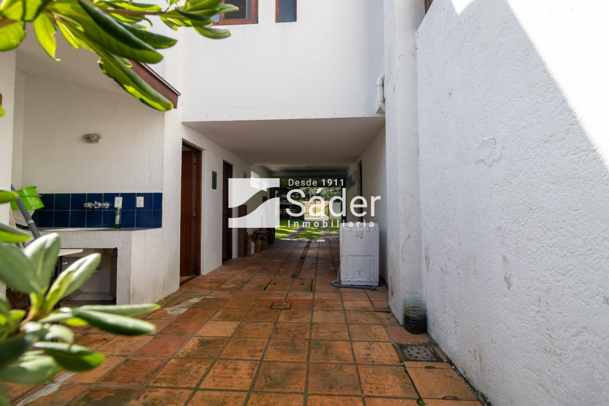 Casa ID.3179 - Casa en venta Pinares 3 dormitorios