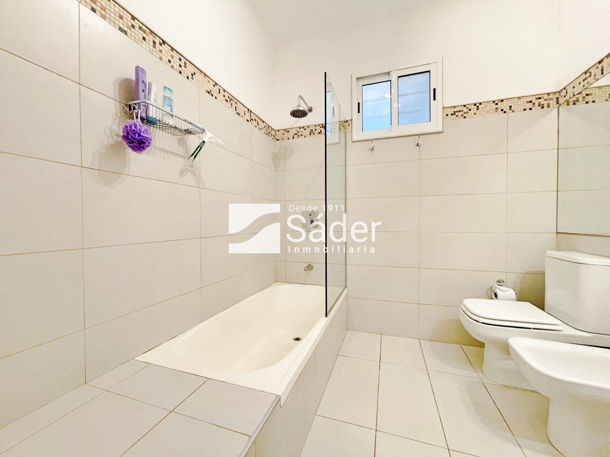 Casa ID.4364 - Casa en peninsula, primera linea frente al mar