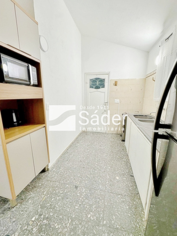 Casa ID.3730 - Alquiler Casa en Pinares 3 dormitorios y servicio. Parada 32