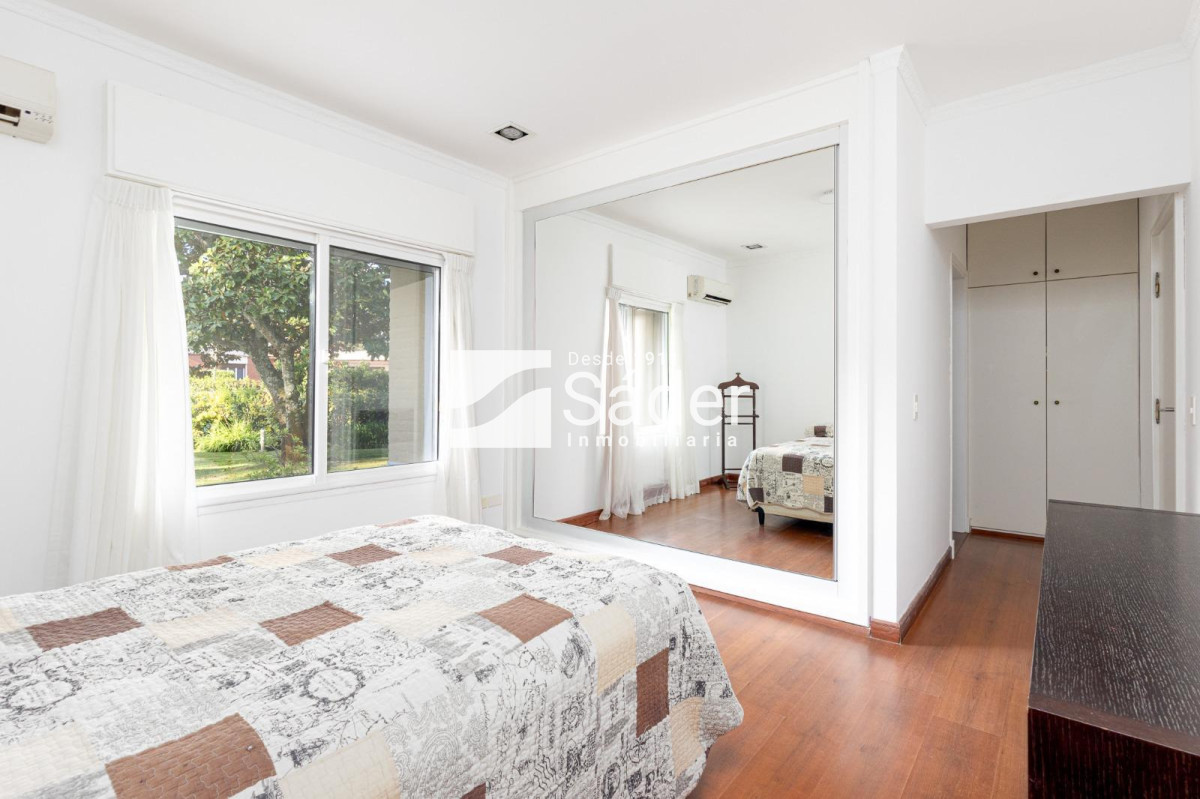 Casa ID.4412 - Casa con piscina en zona Cantegril.