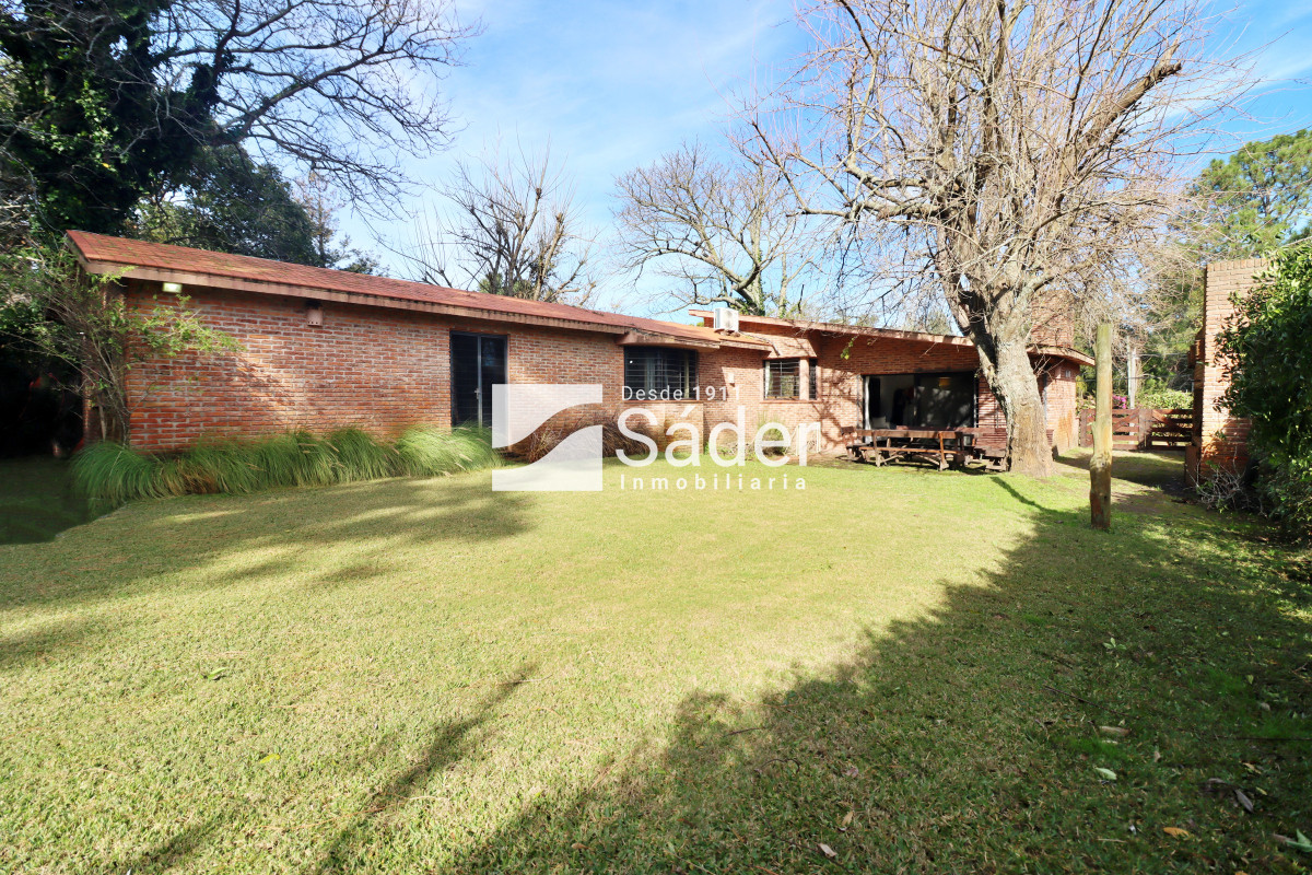 Casa ID.4200 - Casa en alquiler. 3 dormitorios. Pinares