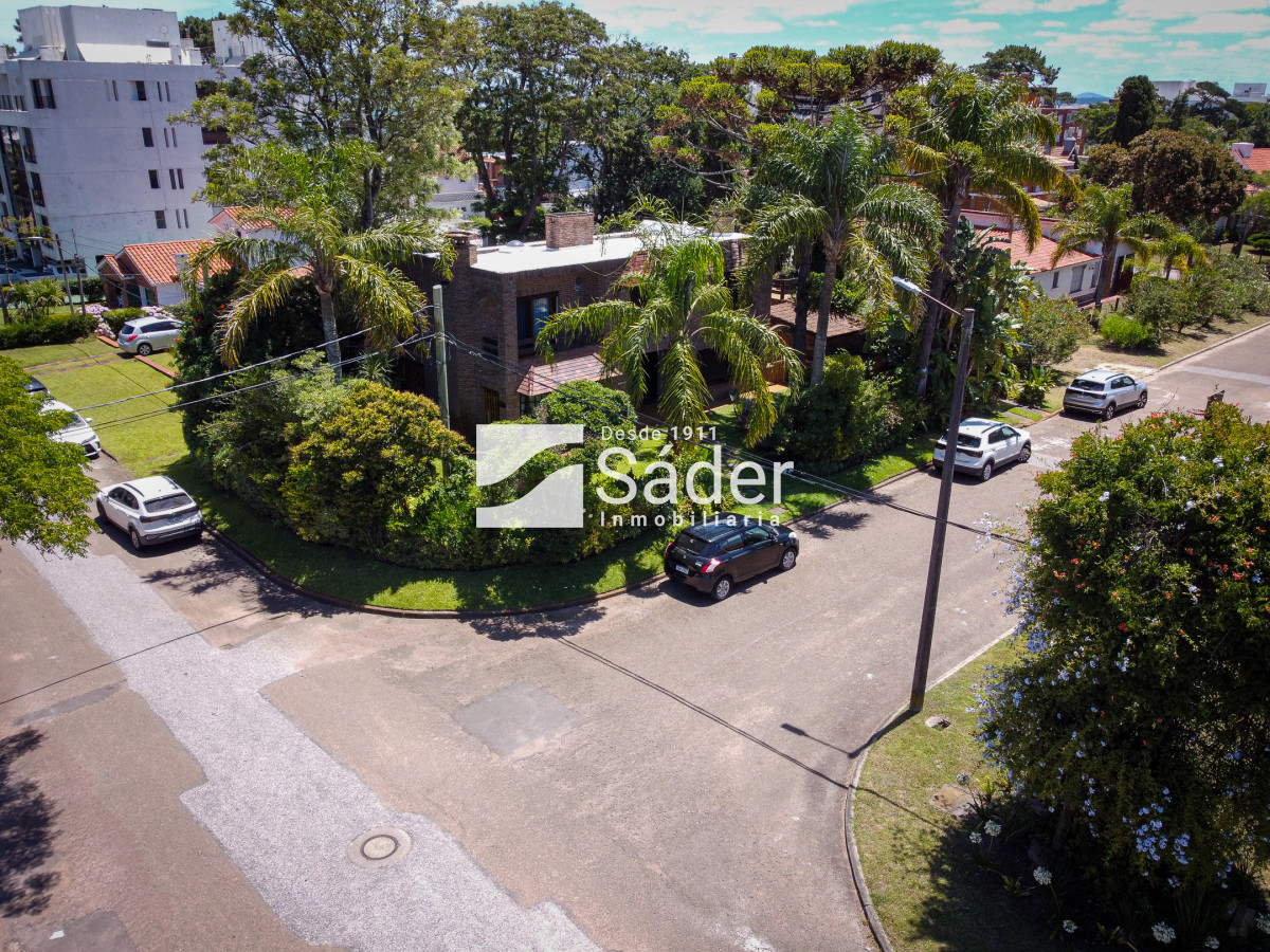 Casa ID.3732 - Ubicación privilegiada, a solo 100 metros del mar en Playa Mansa