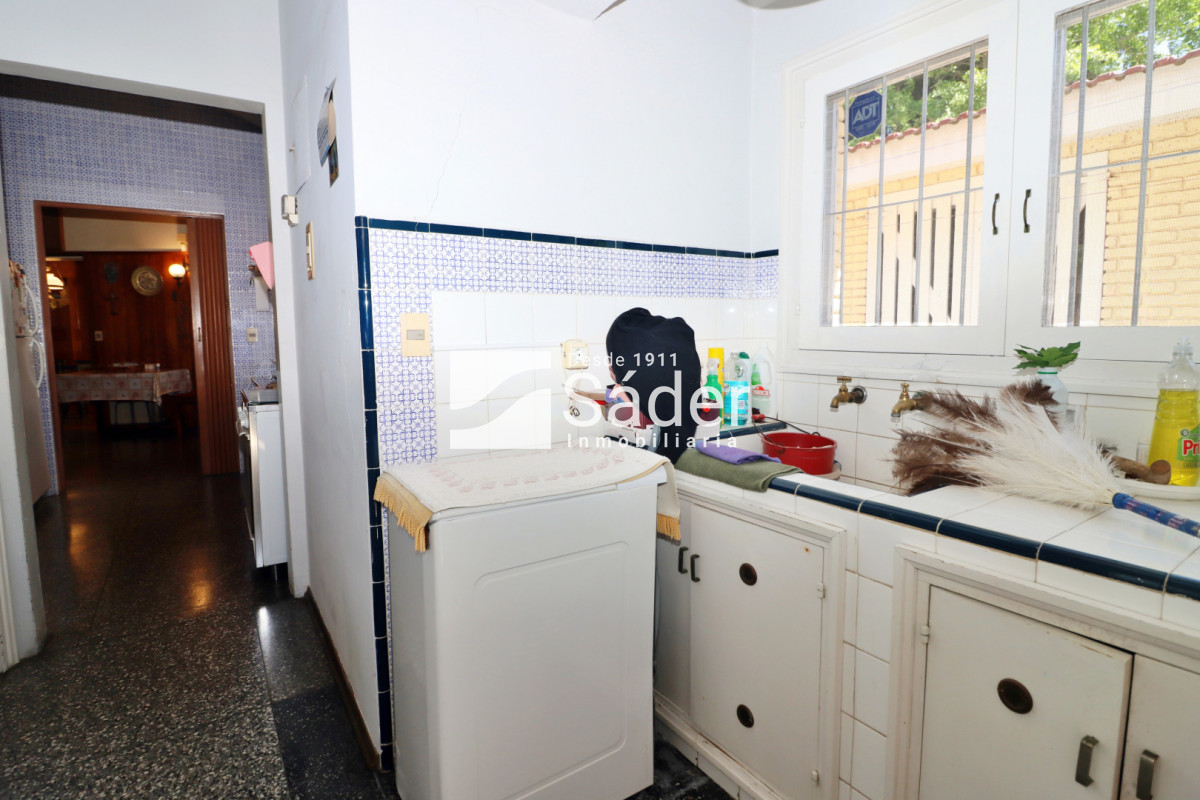 Casa ID.4517 - Espectacular casa en venta en Playa Mansa estilo clásico buena categoría