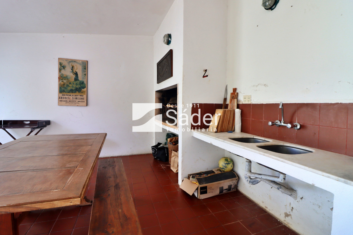 Casa ID.4330 - Casa en playa mansa. 4 dorm. 