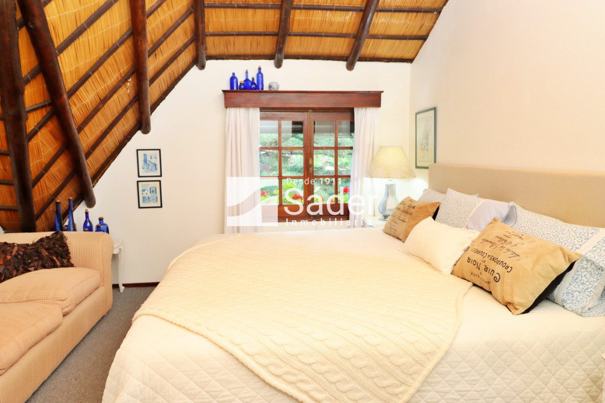 Casa ID.2389 - Casa en venta y alquiler Pinares 3 dormitorios