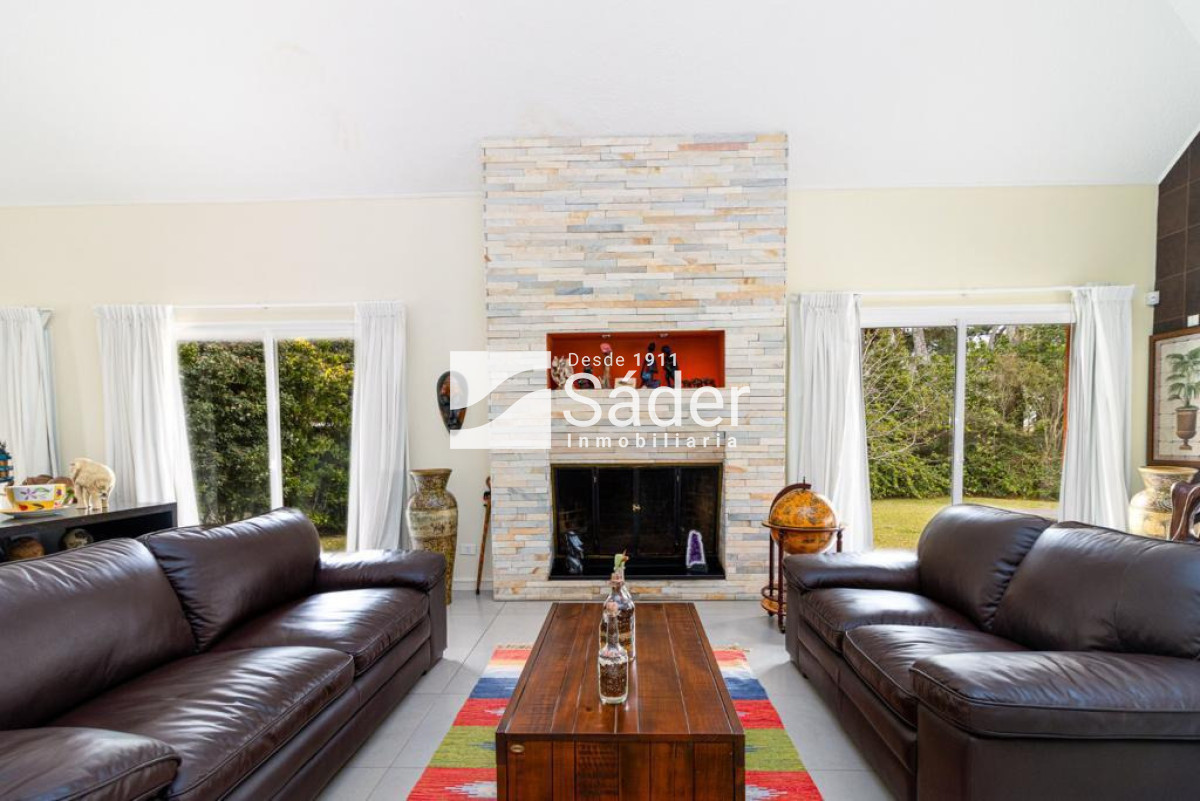 Casa ID.4412 - Casa con piscina en zona Cantegril.